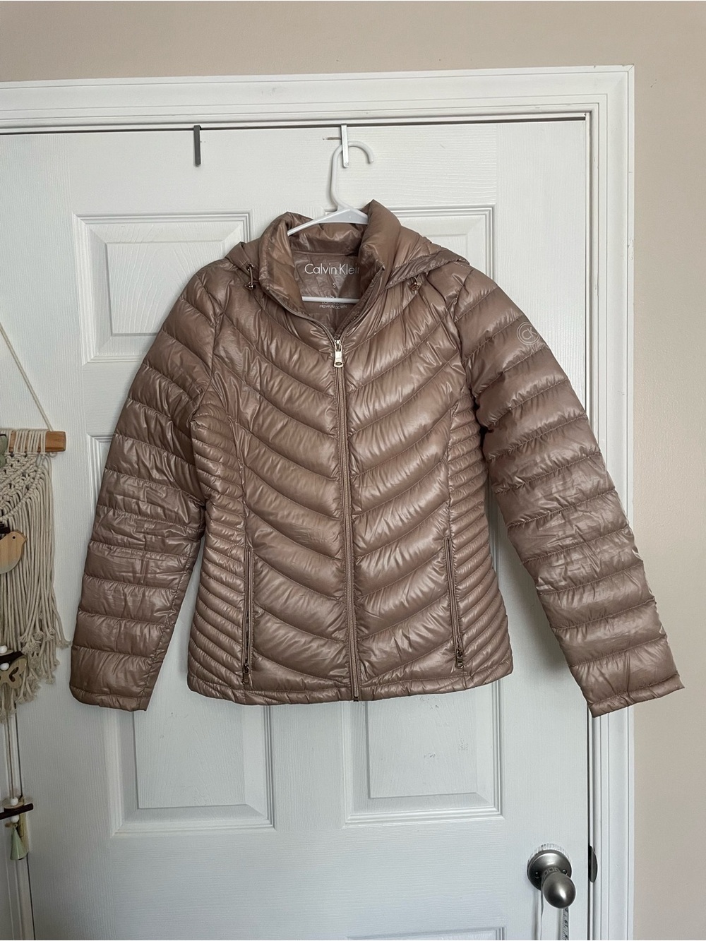 Calvin Klein Women's size Small Light Brown Premium Down Quilted Puffer Jacket